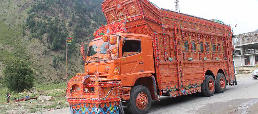 LAHORE – To combat dangerous gauze situations, Lahore’s Chief Traffic Officer( CTO) blazoned new restrictions on bank- emitting vehicles.